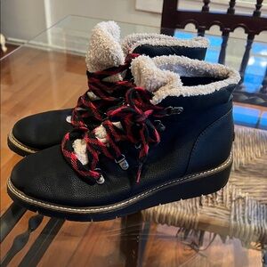 Dr. Scholl’s So Cozy black boots